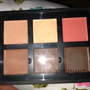 Anastasia I count our Cream kit- Medium